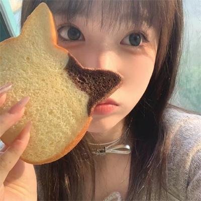 庭院里的女人